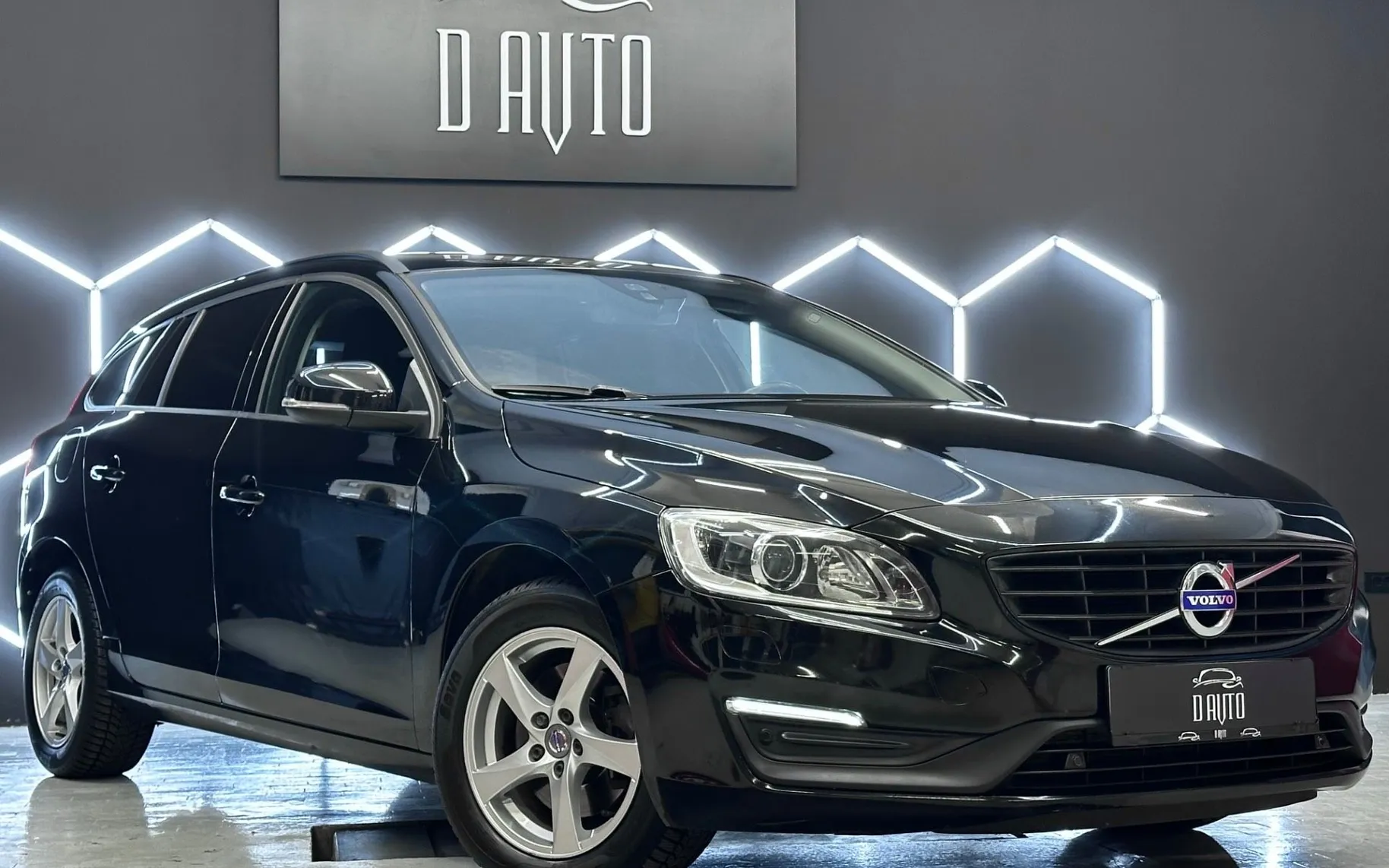 Zunanja slika - Volvo V60 - 2.0D KAMERA-NAVI-BIXENON-GRETJE SEDEZEV-PDC... - 3