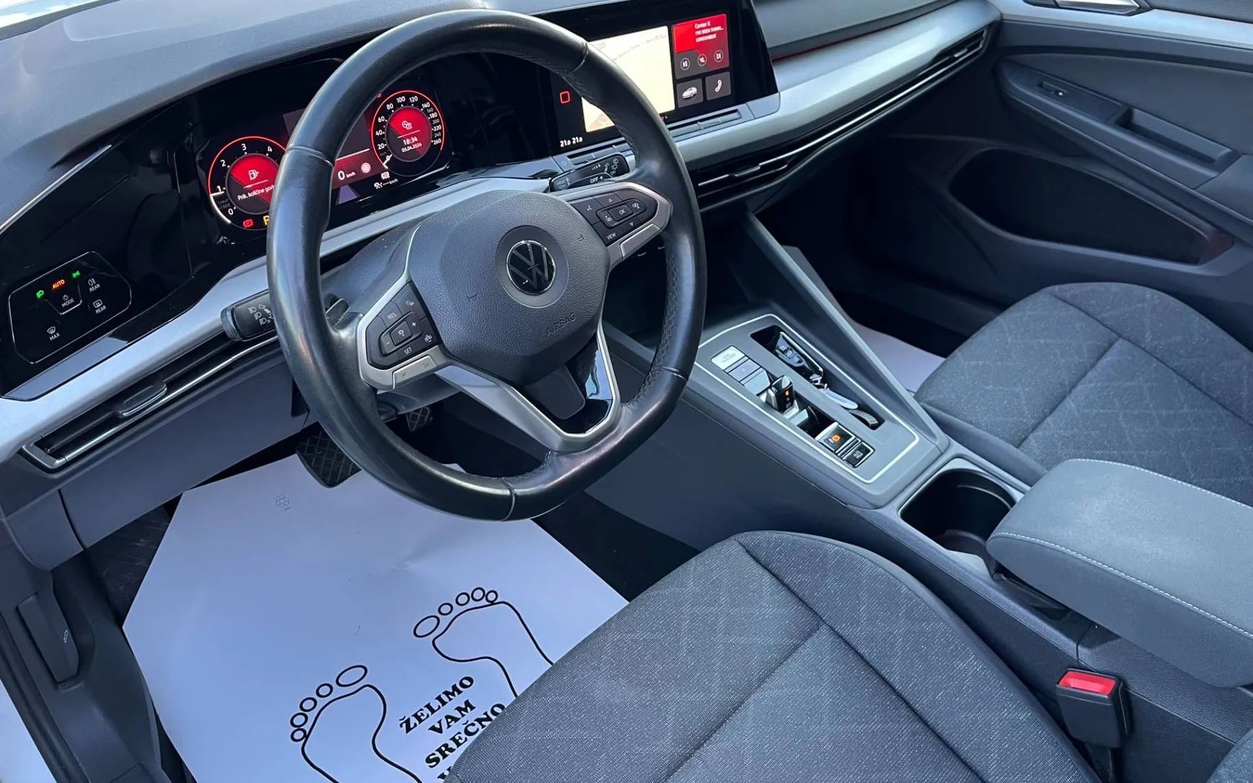 Notranja slika - Volkswagen Golf - 2.0 TDI BMT DSG-1 LASTNIK-VIRTUAL-LED-KAM-ODLIČEN. - 9