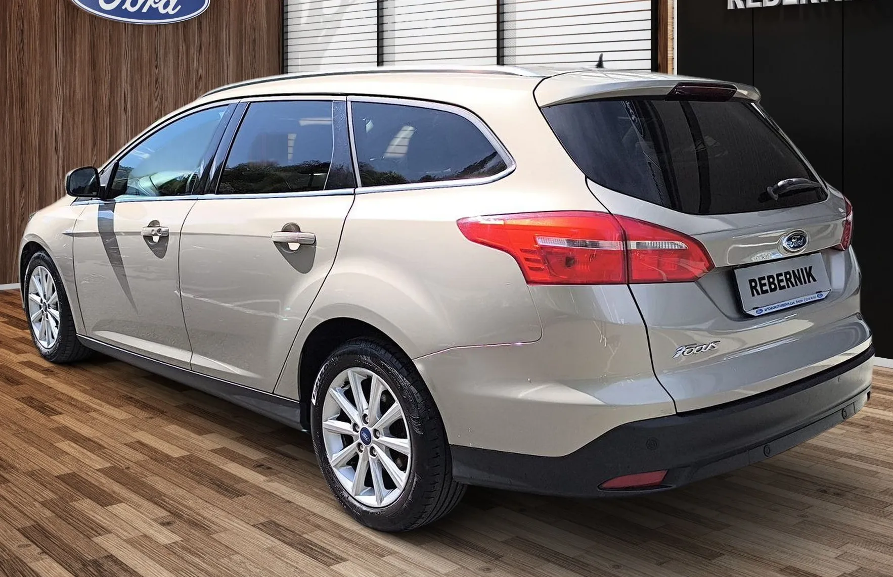 Zunanja slika - Ford Focus - Karavan 1.5 TDCi Titanium-SLO-2.L4ST.- SERVISIRAN - 5