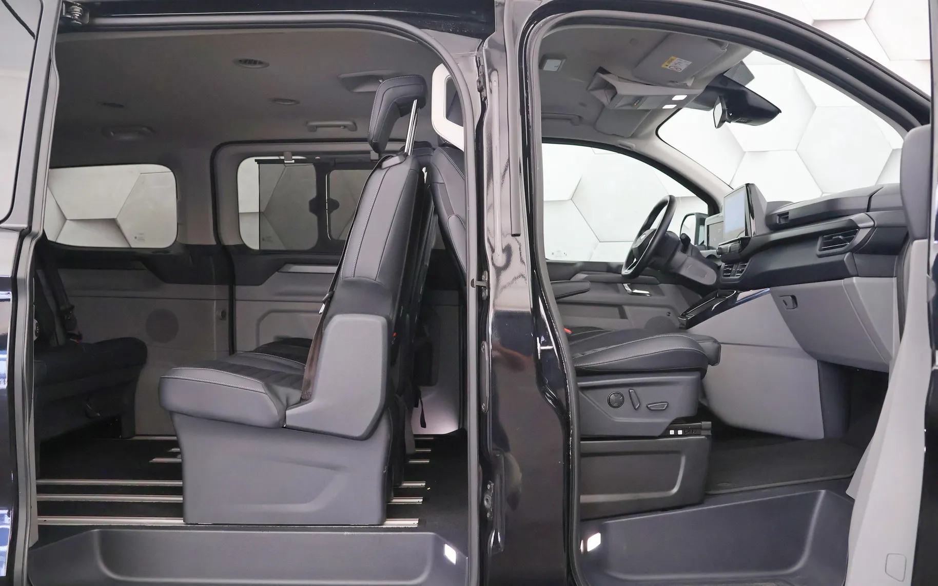 Zunanja slika - Ford E-Transit Custom - 2.0 TDCi AWD 8AT Titanium X 170KM - 10