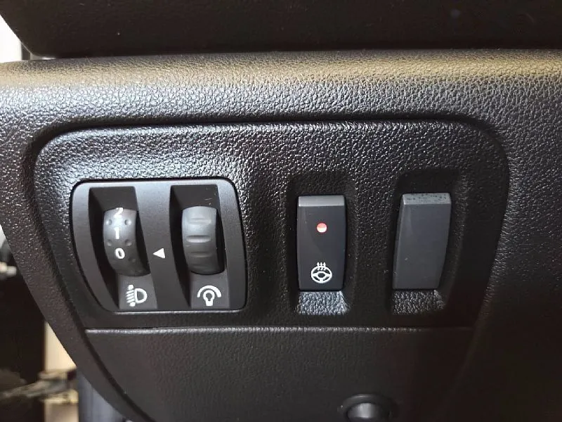 Zunanja slika - Renault Megane Limousine - 1.3 16v INTENS LED NAVI GR.SED+VOLAN JAMSTVO - 17