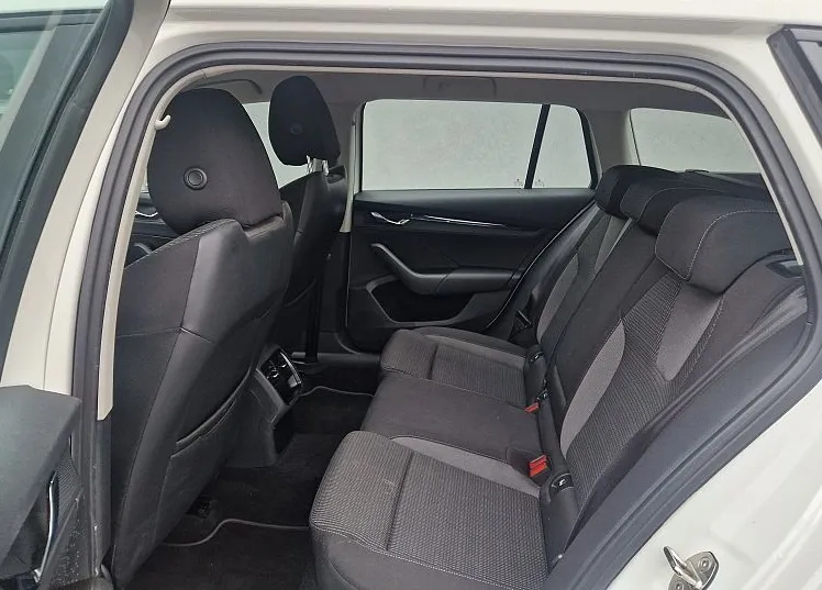 Zunanja slika - Škoda Octavia - Combi 2.0 TDI Ambition - 8