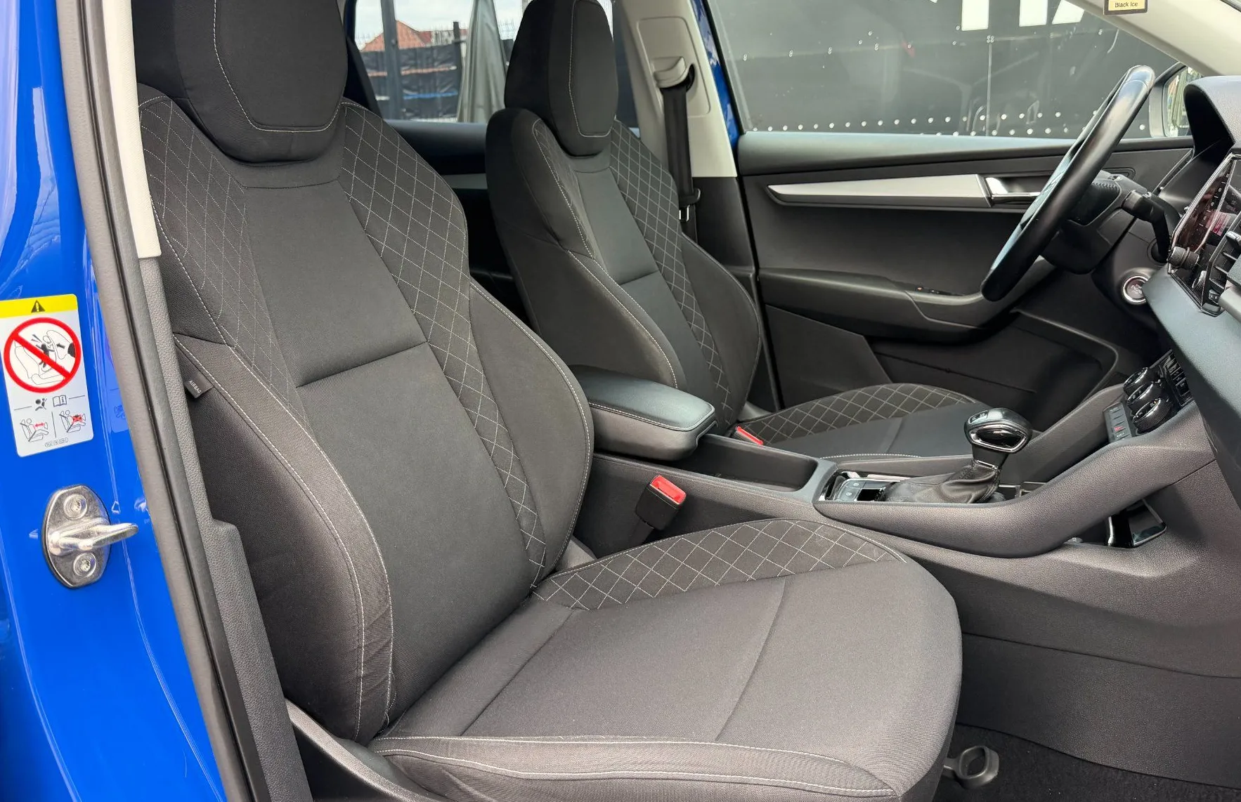 Zunanja slika - Škoda Karoq - 4x4 2.0 TDI DSG VELIK SERVIS-17COL-TEMP.-SLO - 12