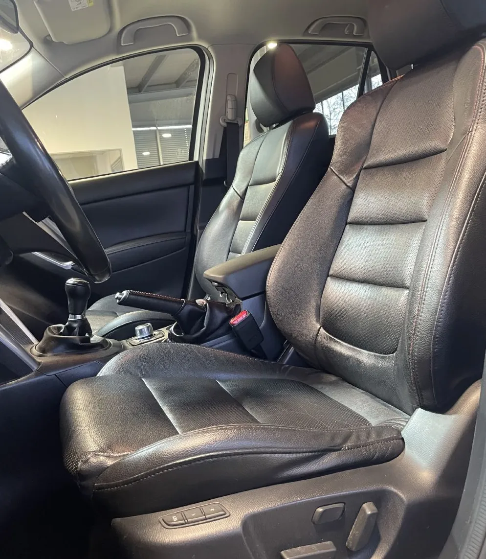 Zunanja slika - Mazda CX-5 - KEYLESS-NAVI-4X4-MEMORY-USNJE-GRETJE-BOSE-ALU-LED - 9