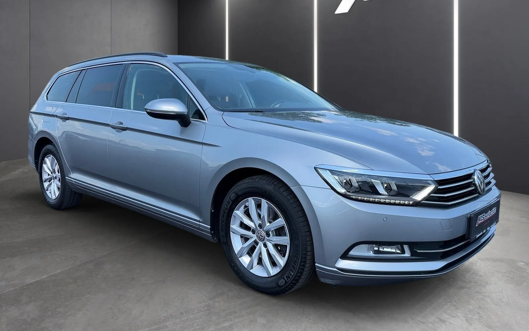 Zunanja slika - Volkswagen Passat Variant - 2.0 TDI BMT Connect DSG-SLO-ACC-PDC-Vzvr.kamera... - 2