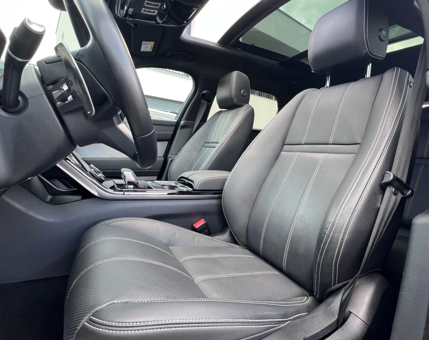 Notranja slika - Land Rover Range Rover Velar - R-DYNAMIC+SLO+1.LAST+MATRIX+3D+ACC+AWD+HF-FI... - 11
