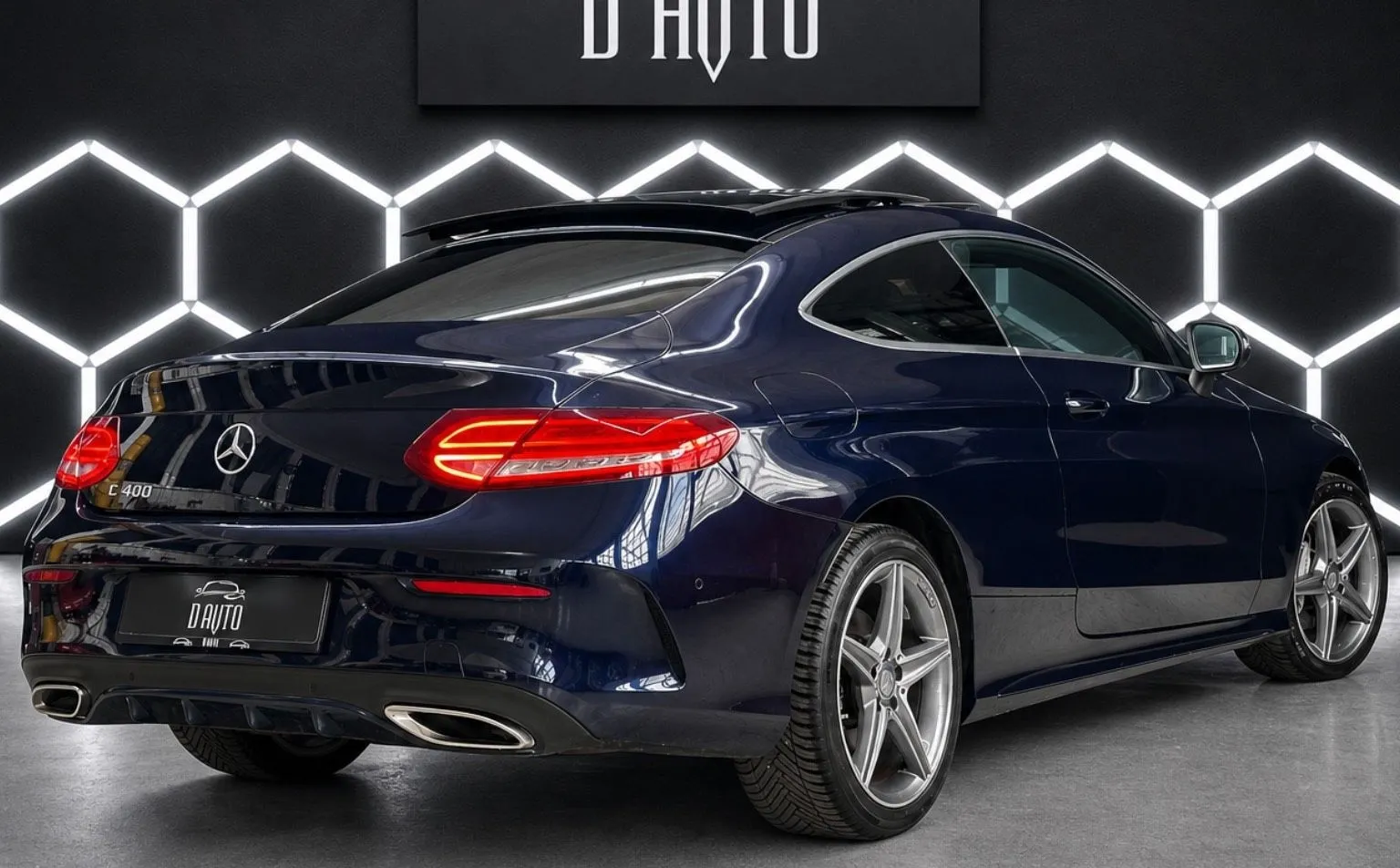 Notranja slika - Mercedes-Benz C-Razred - C Coupe 180 AMG Line+PANO+samo 107000km - 8