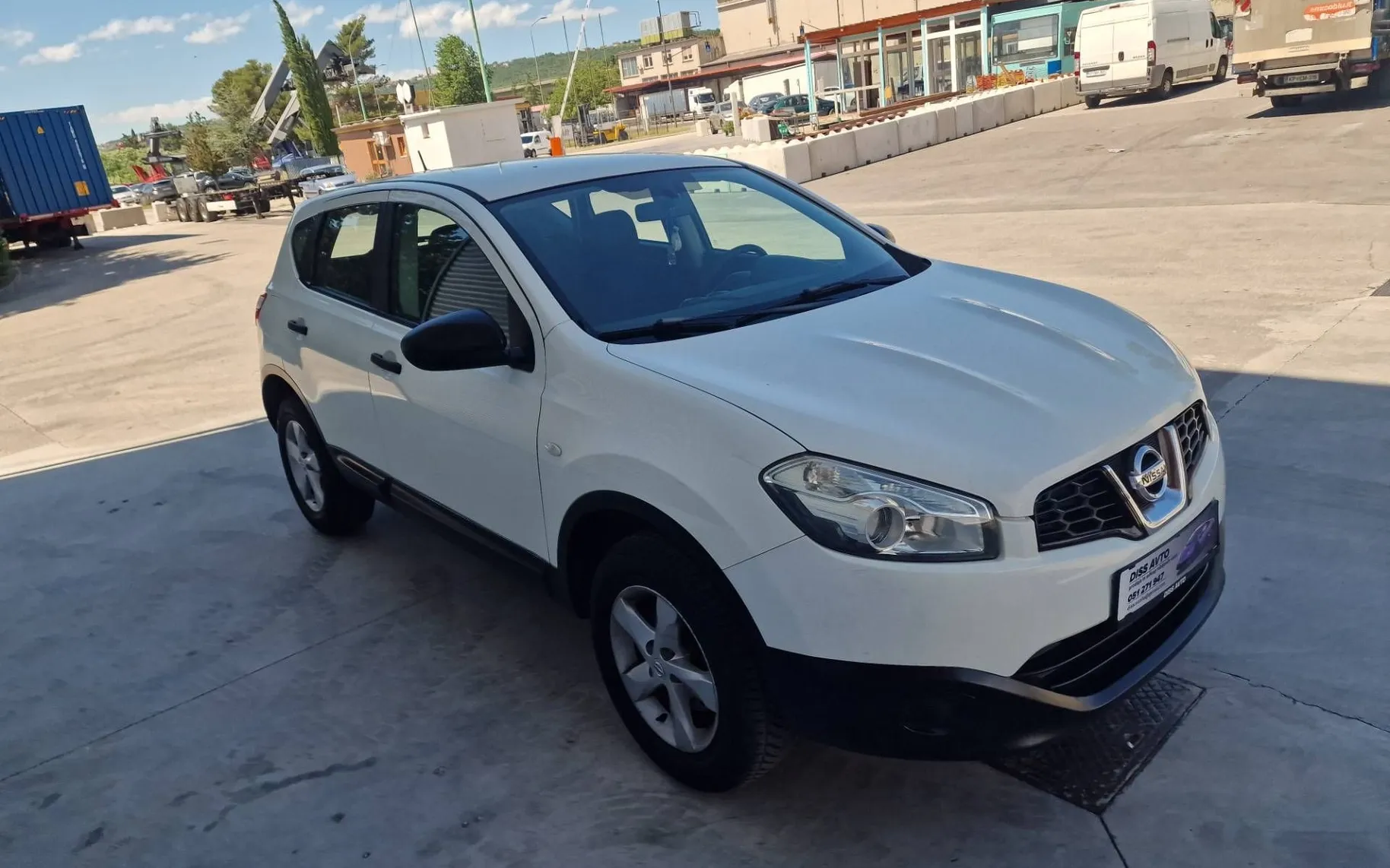 Zunanja slika - Nissan Qashqai - 1.6 16V SAMO 98.000km 2.LASTNIK - 4