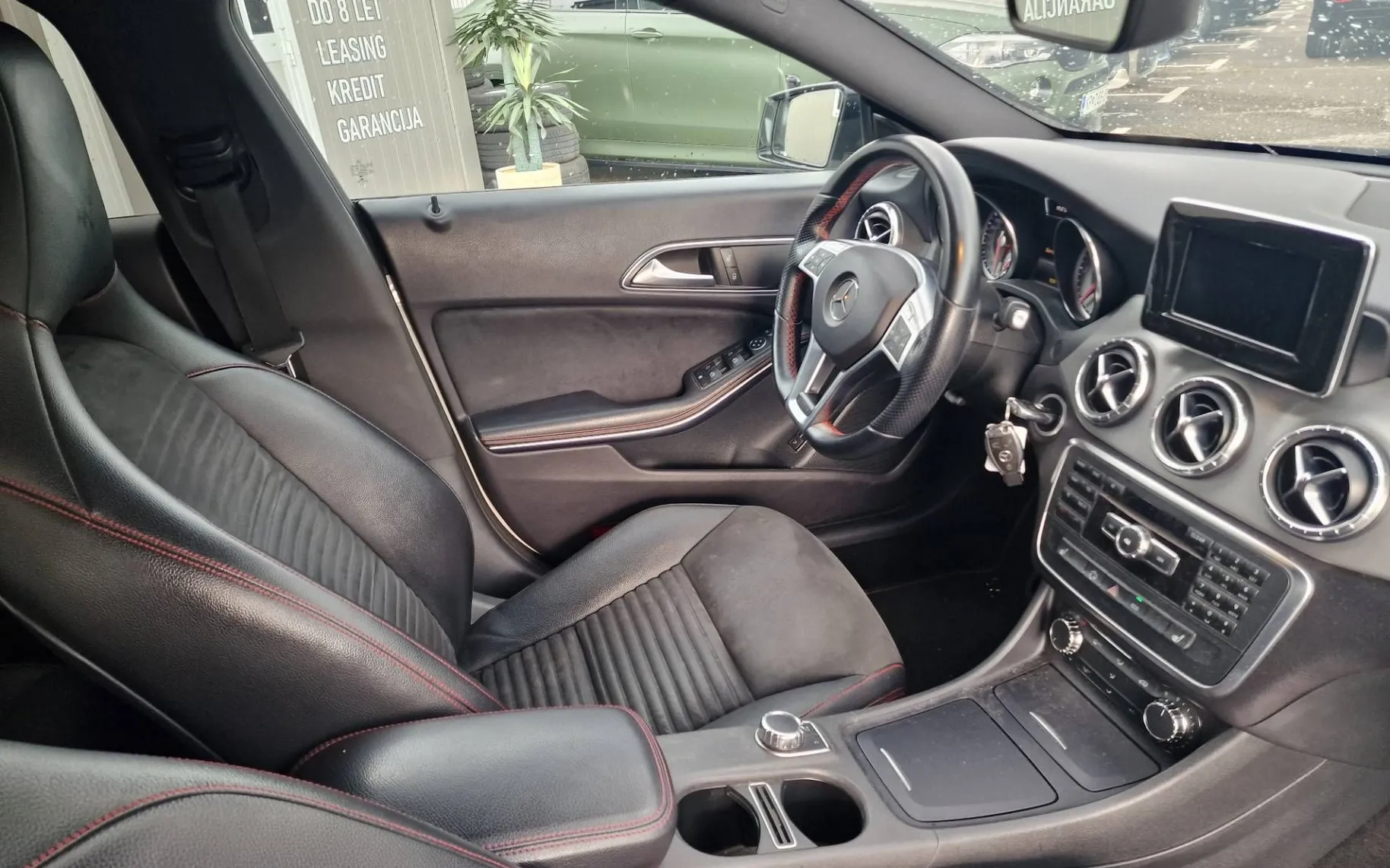 Notranja slika - Mercedes-Benz CLA-Razred - 220 CDI AMG AVT. NA LEASING POLOG 1400 - 9