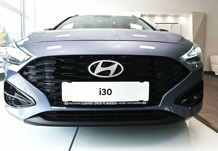 Zunanja slika - Hyundai i30 Wagon - 1.0 T-GDI PREMIUM-APPLE-KAM-ALU-LED-VIDEO - 2