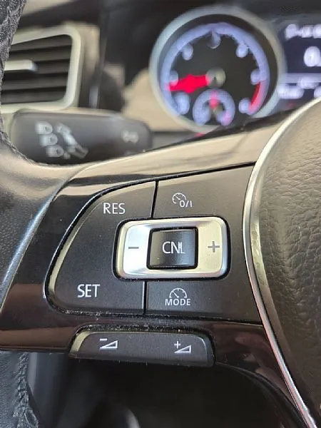 Zunanja slika - Volkswagen Golf - 1.6 TDI 85Kw BMT DSG NAVI GLAVNI SERVIS - 13