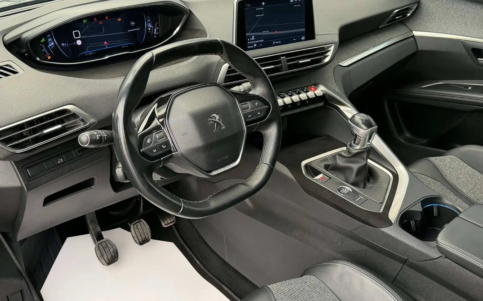 Notranja slika - Peugeot 5008 - 1.2 i•GT LINE•FUL LED•VIRTUAL•ACC•MRTVI KOTI•PDC• - 8