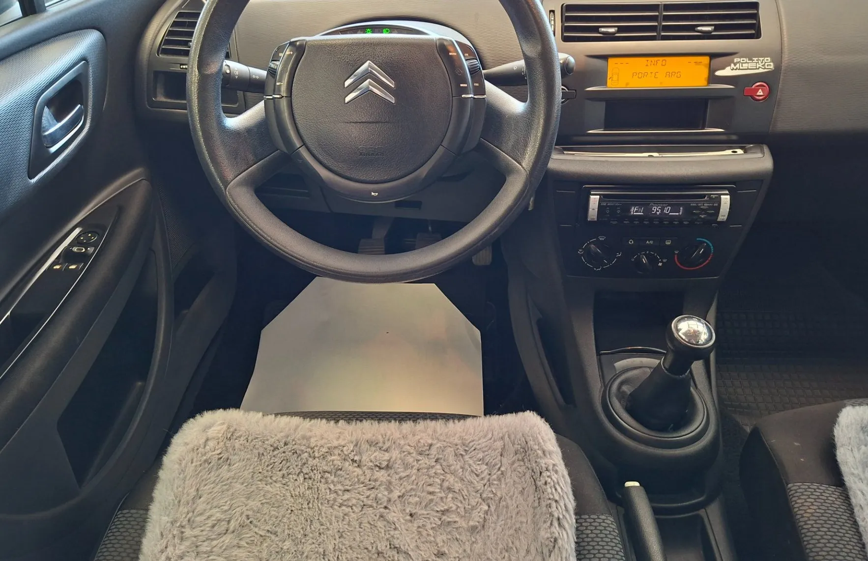Zunanja slika - Citroën C4 - 1.4i 16V Attraction-HITRI KREDIT- - 6