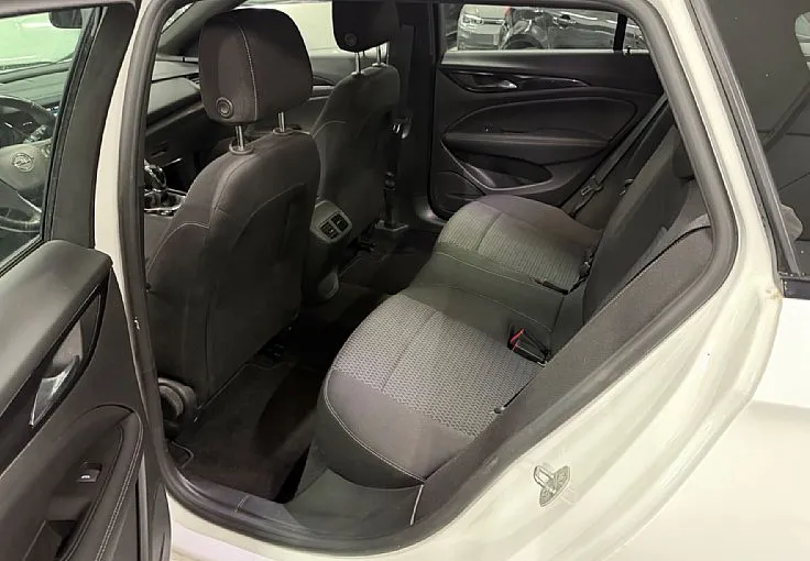 Zunanja slika - Opel Insignia - 2.0D SPORT 1.LASTNIK VIRTUAL LED KLJUKA GRETJE SED - 11