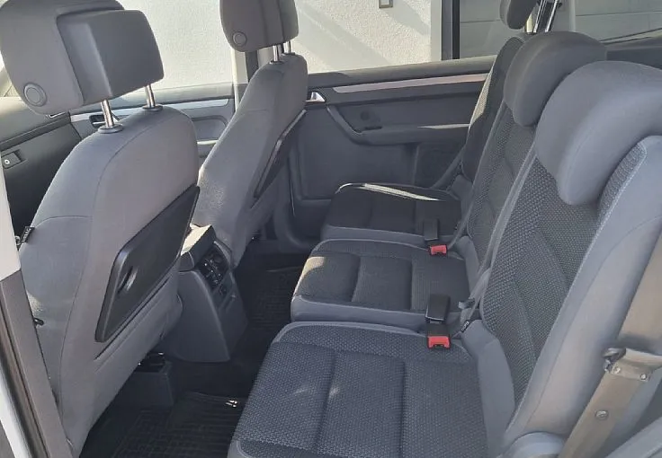 Zunanja slika - Volkswagen Touran - 1.2 TSI Comfortline  PRVI LASTNIK.SERVISNA - 9