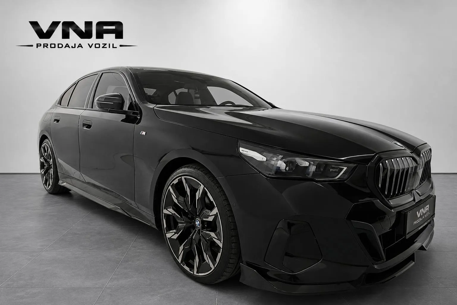 Zunanja slika - BMW serija 5: - 520d Avt. |M-OPTIC|VIRTUAL|AMBIENT|EL-SED|ALU19| - 3