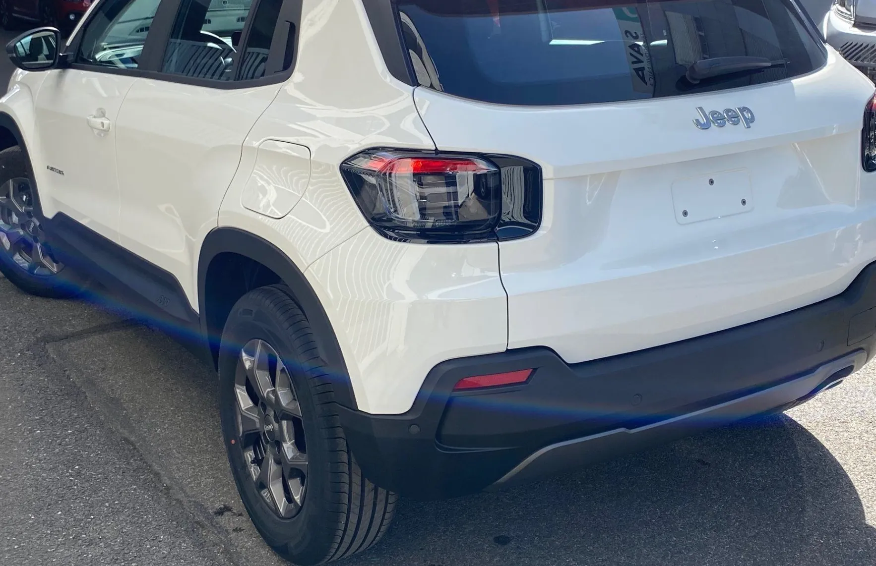 Zunanja slika - Jeep Avenger - 1.2 GSE T3 Longitude - 4