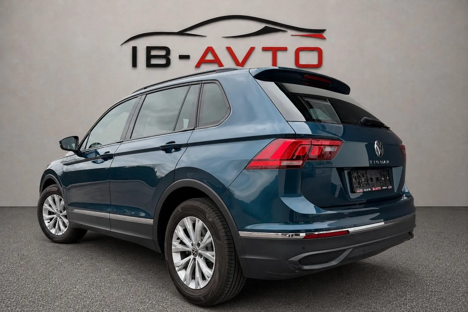 Zunanja slika - Volkswagen Tiguan - 2.0 TDI   DSG  ALU LED PDC NOVI MODEL - 3