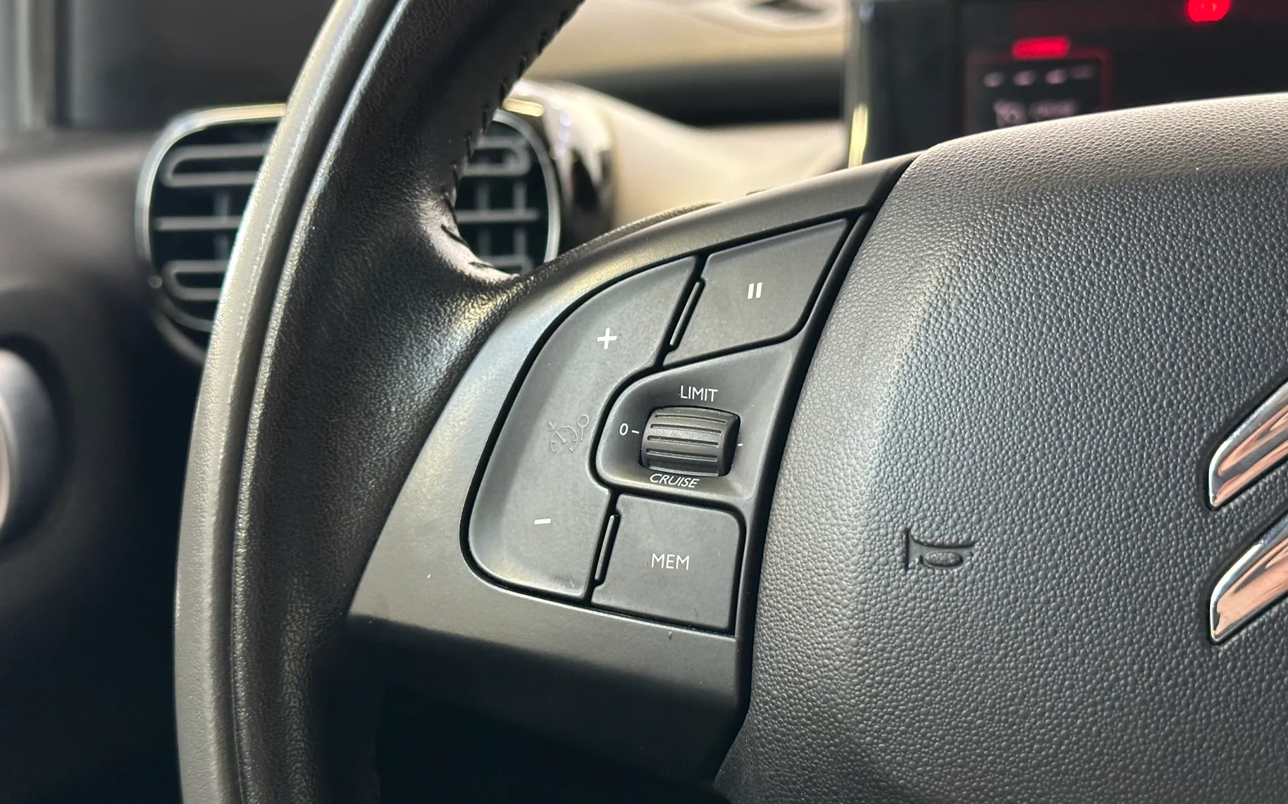 Notranja slika - Citroën C4 - Cactus 1.2 PureTech + 5 LET JAMSTVA - 13