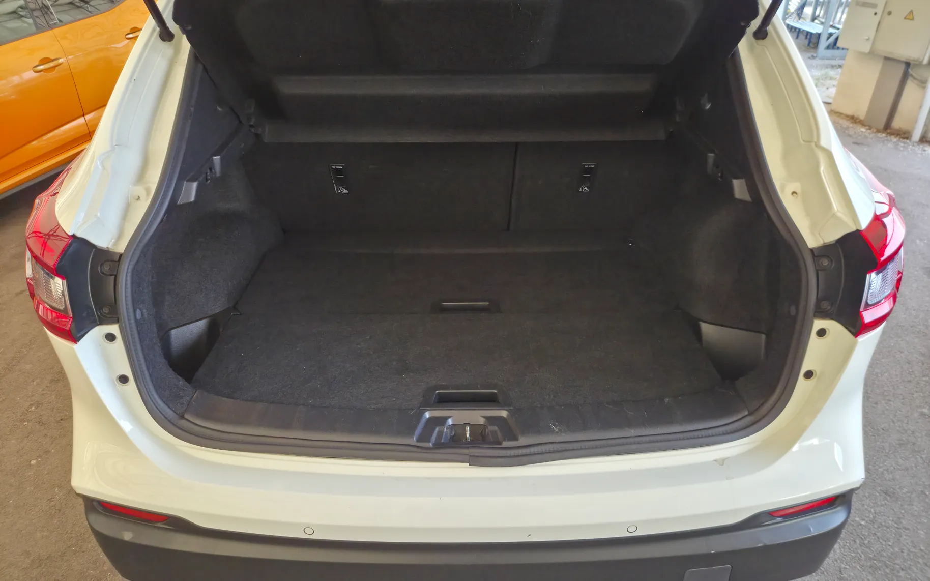 Zunanja slika - Nissan Qashqai - 1.2 DIG-T KAMERA 360 LANE ASSIST VSA ZGODOVINA LED - 18