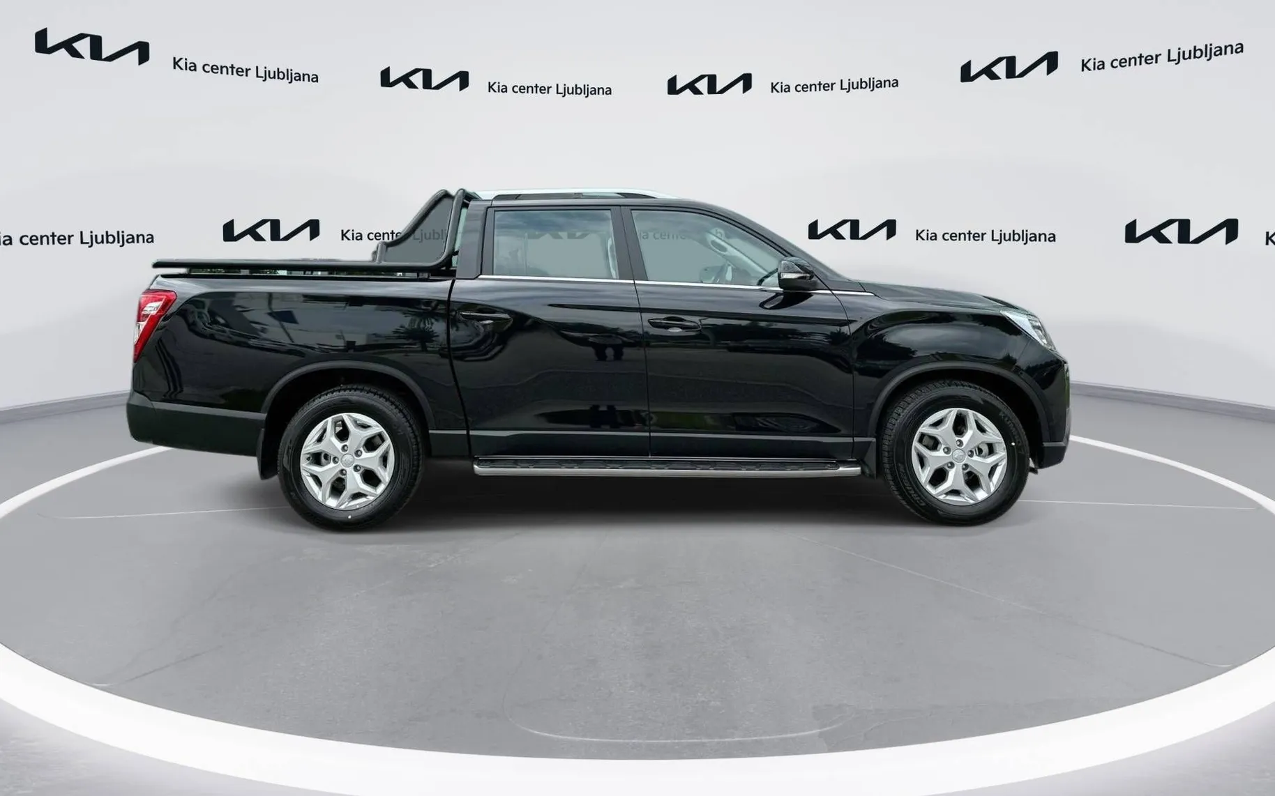 Zunanja slika - SsangYong Musso - Grand 2.2 XDi Ultimate 4WD AT - 4