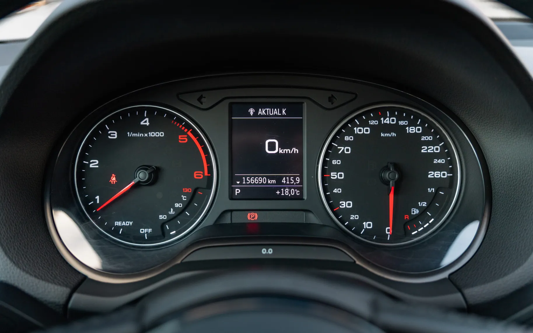Notranja slika - Audi Q2 - quattro 2,0 TDI (Basis) S tronic - 11
