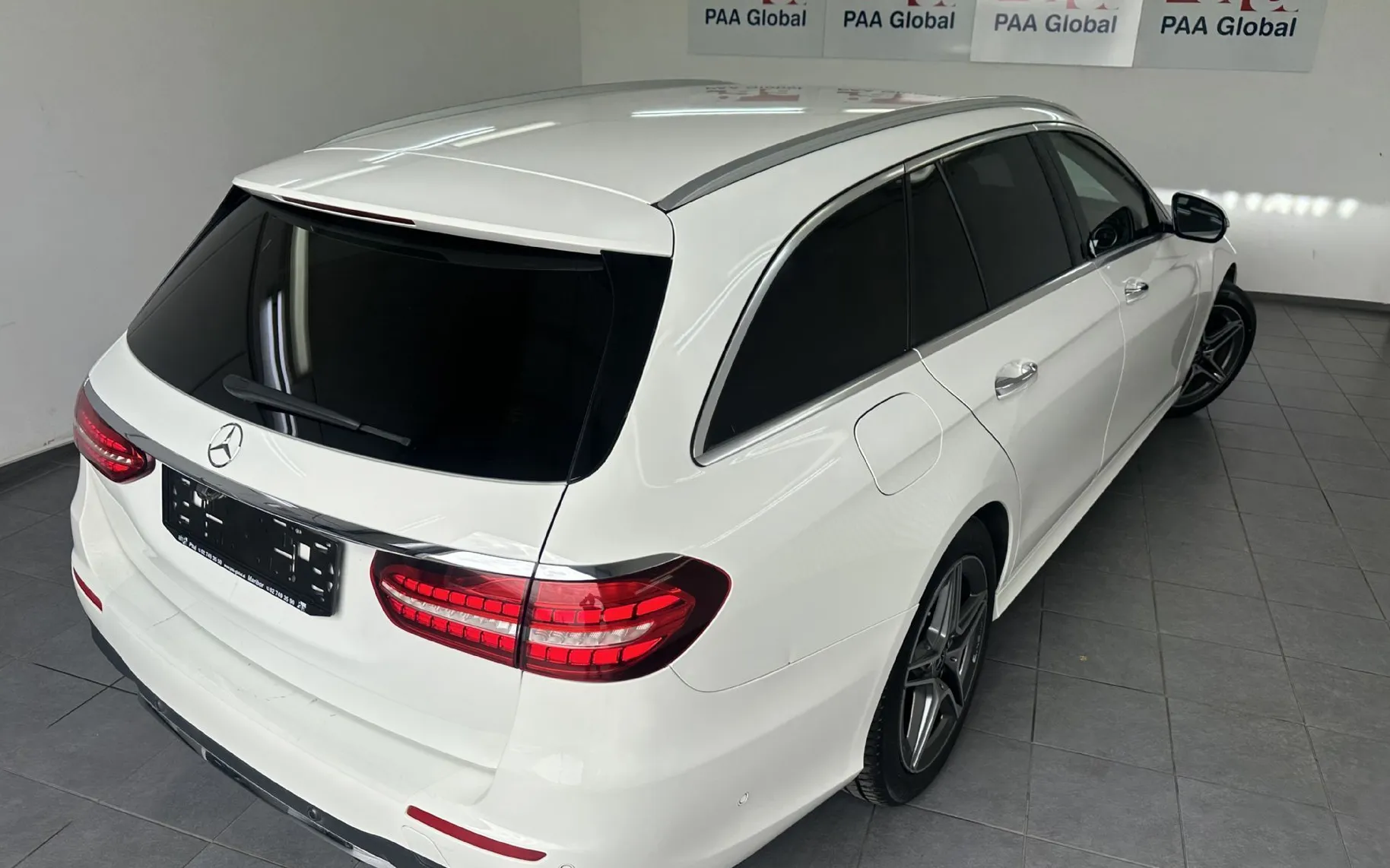 Zunanja slika - Mercedes-Benz E-Razred - E 220 d T AMG Line Avt.USNJE.KAMERA.LED.NAVI.KLJUK - 2