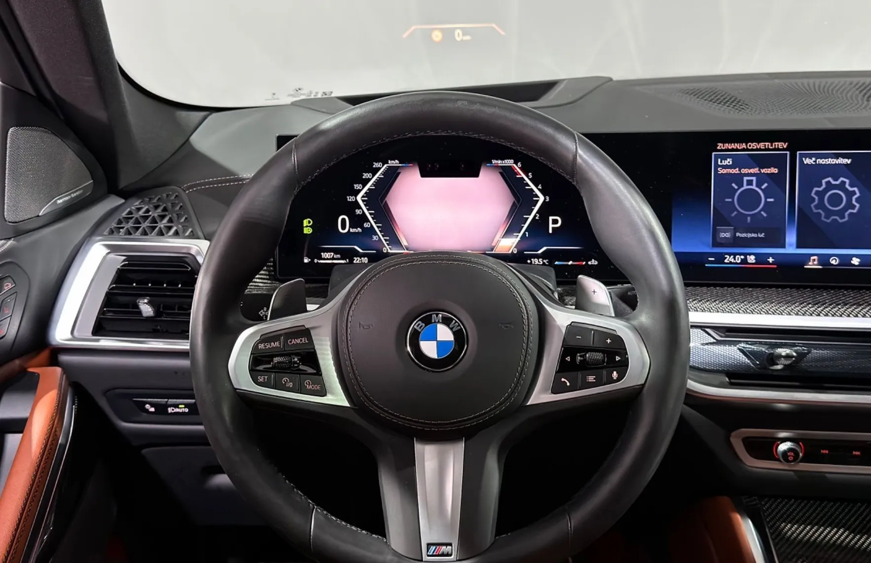 Zunanja slika - BMW X6 - serija : xDrive40d - ZRAČNO - SKY PANO - ICONIC - MASAŽA - 10