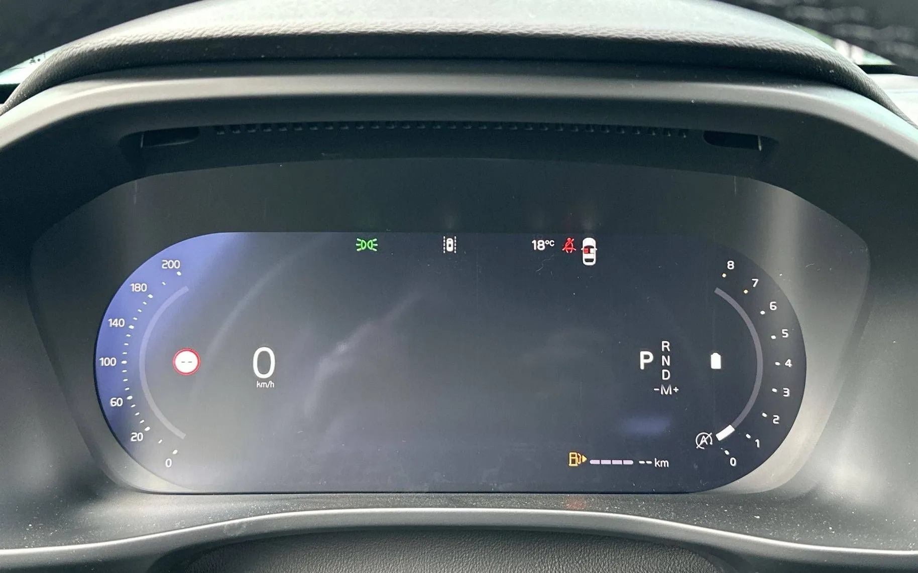 Notranja slika - Volvo XC40 - B3 P Core AT DCT... - 15