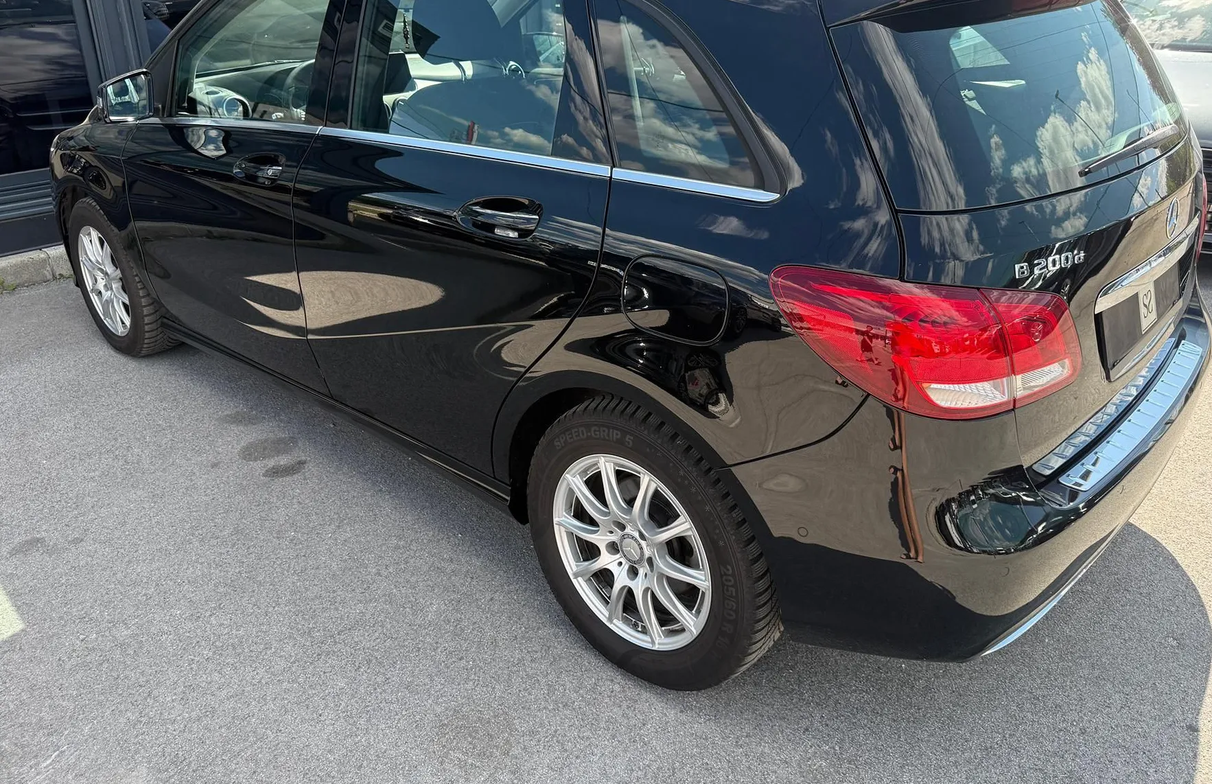 Zunanja slika - Mercedes-Benz B-Razred - B 200d D-LED NAVI PDC ALU GSV KREDIT 171 NA MESEC - 7