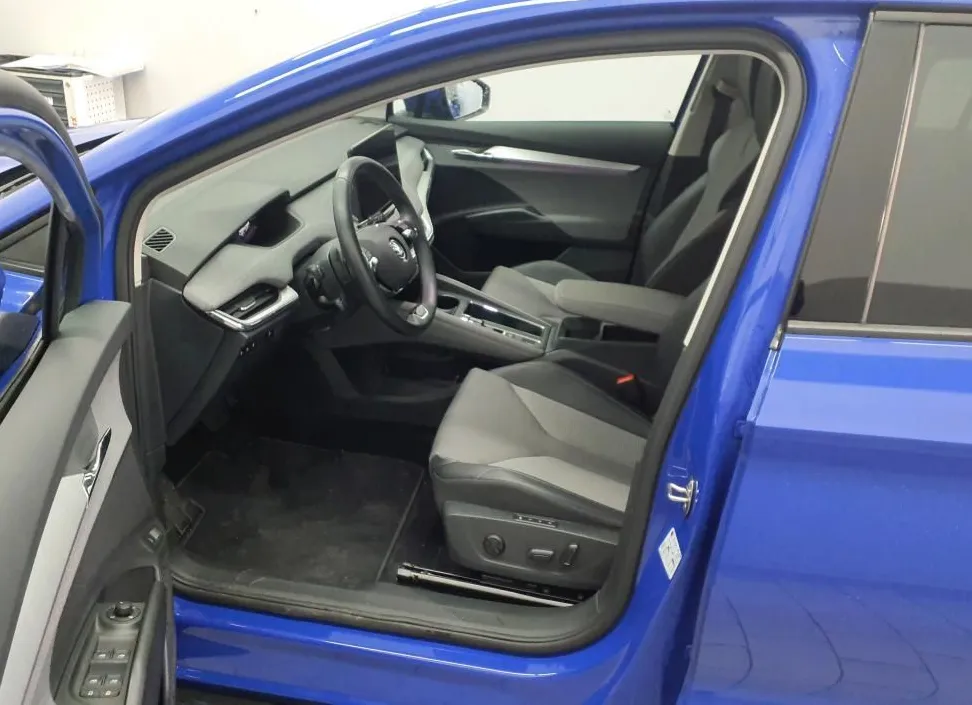 Notranja slika - Škoda Enyaq - IV 132kW.KAMERA.KLJUKA.LED.NAVI.GRE.SED-3000 SUBVENCI - 12