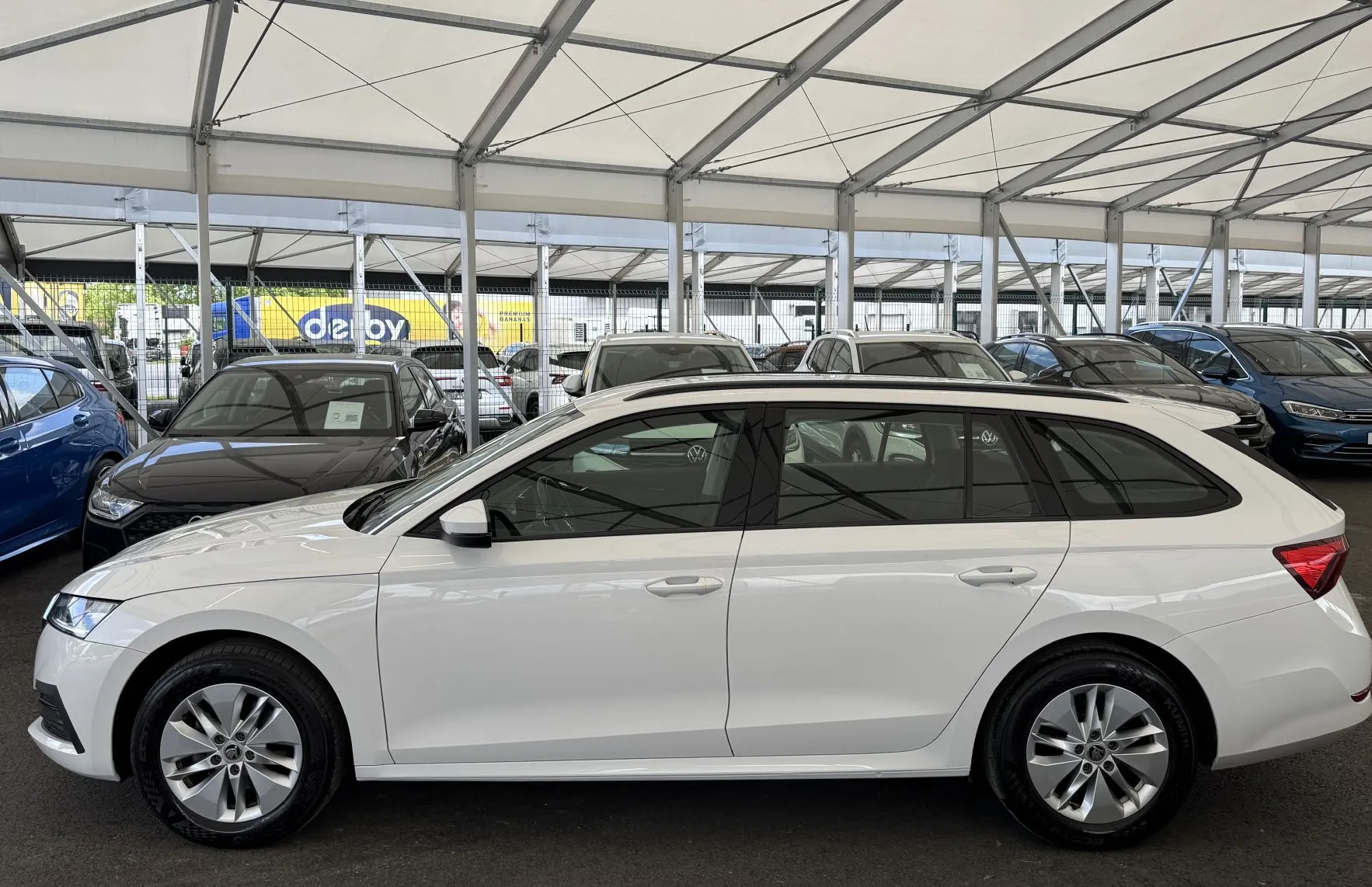 Zunanja slika - Škoda Octavia - Combi 2.0 TDI Ambition SLO 1.Lastnik - 4