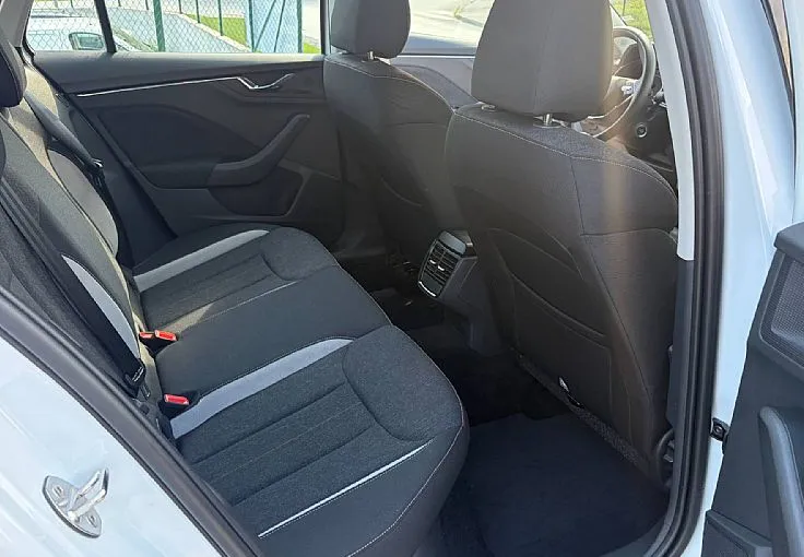Zunanja slika - Škoda Kamiq - 1.0 TSI Selection 81KW ZELOO LEP - 11