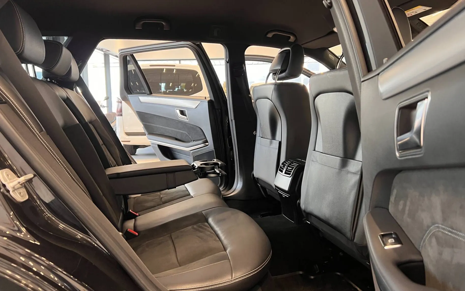 Zunanja slika - Mercedes-Benz E-Razred - E 220 BlueTEC-170KM-AMG-ZRAK-FULL-LED-NAVI-PRIKL.. - 12