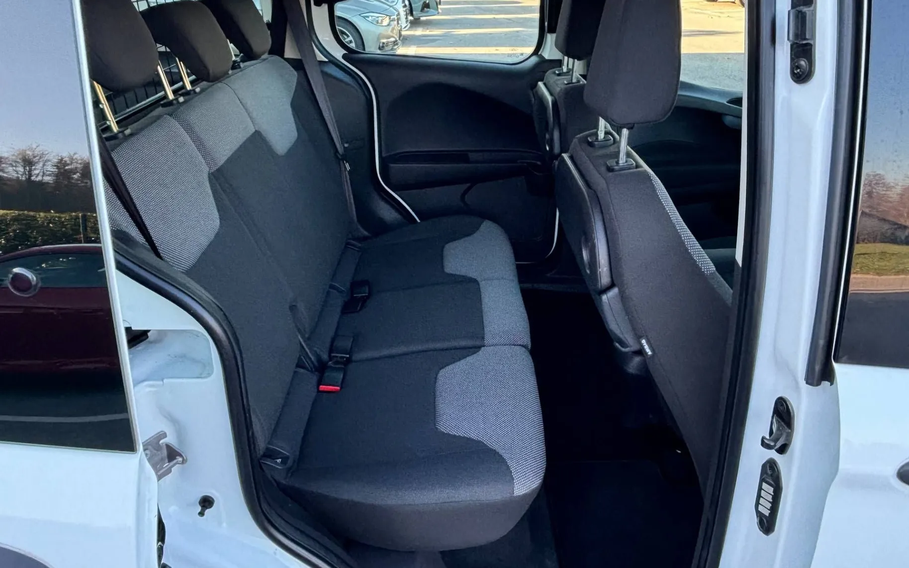 Zunanja slika - Ford Tourneo - Courier 1.5 Tdci KAMERA-NAVI-LEASING-LEANPAY... - 10