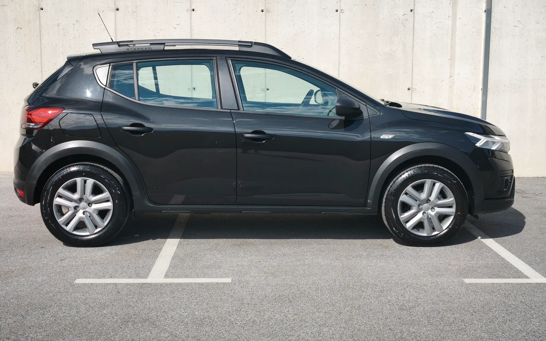 Zunanja slika - Dacia Sandero - 1.0-TCE-STEPWAY-1-LASTNIK-1-BARVA-SLO-POREKLO-LED-LUCI-LPG-PLIN-T - 3