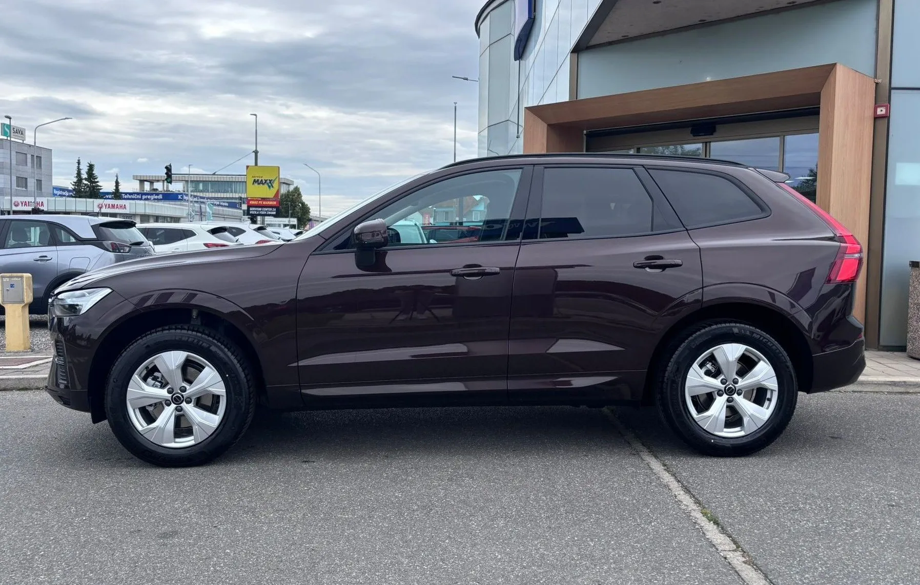 Zunanja slika - Volvo XC60 - B5P  Core AT AWD 3 leta garancije + 3 servisi - 3