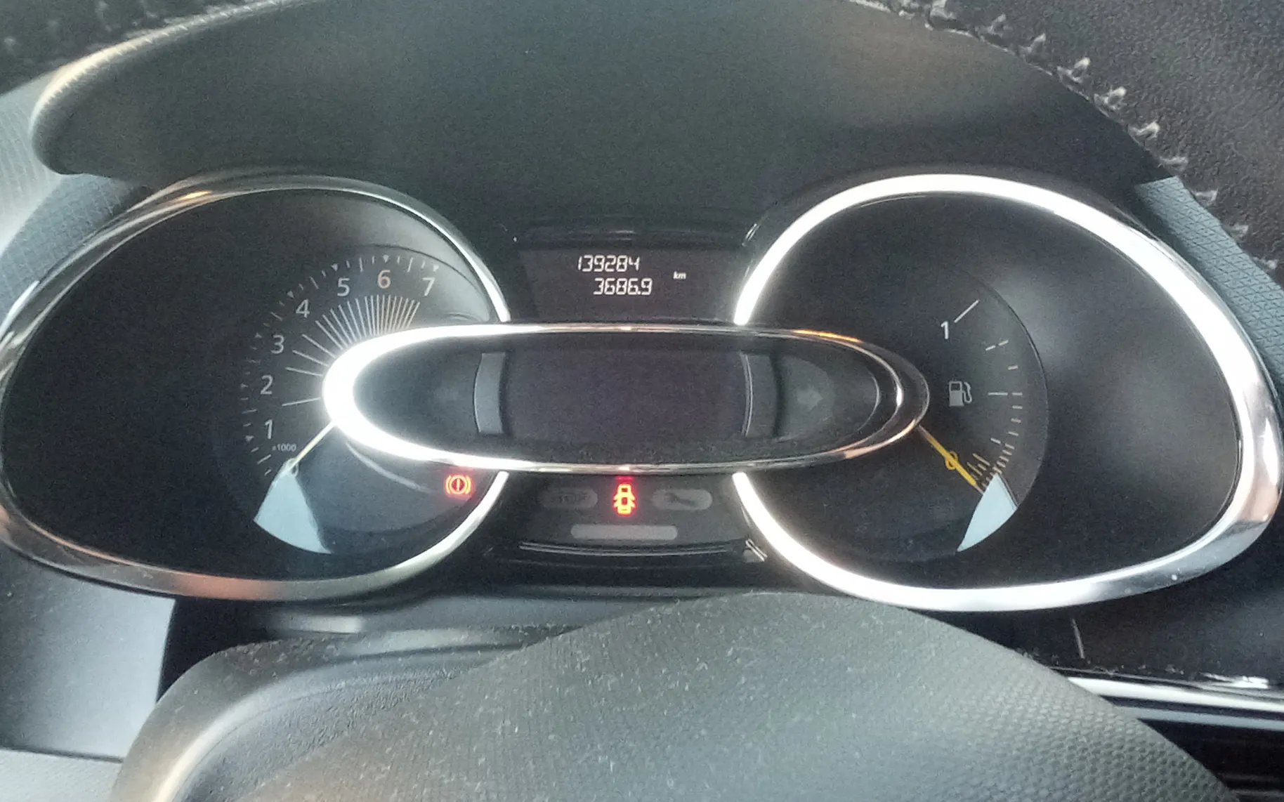 Notranja slika - Renault Clio - 1.2 16V Expressio - 6