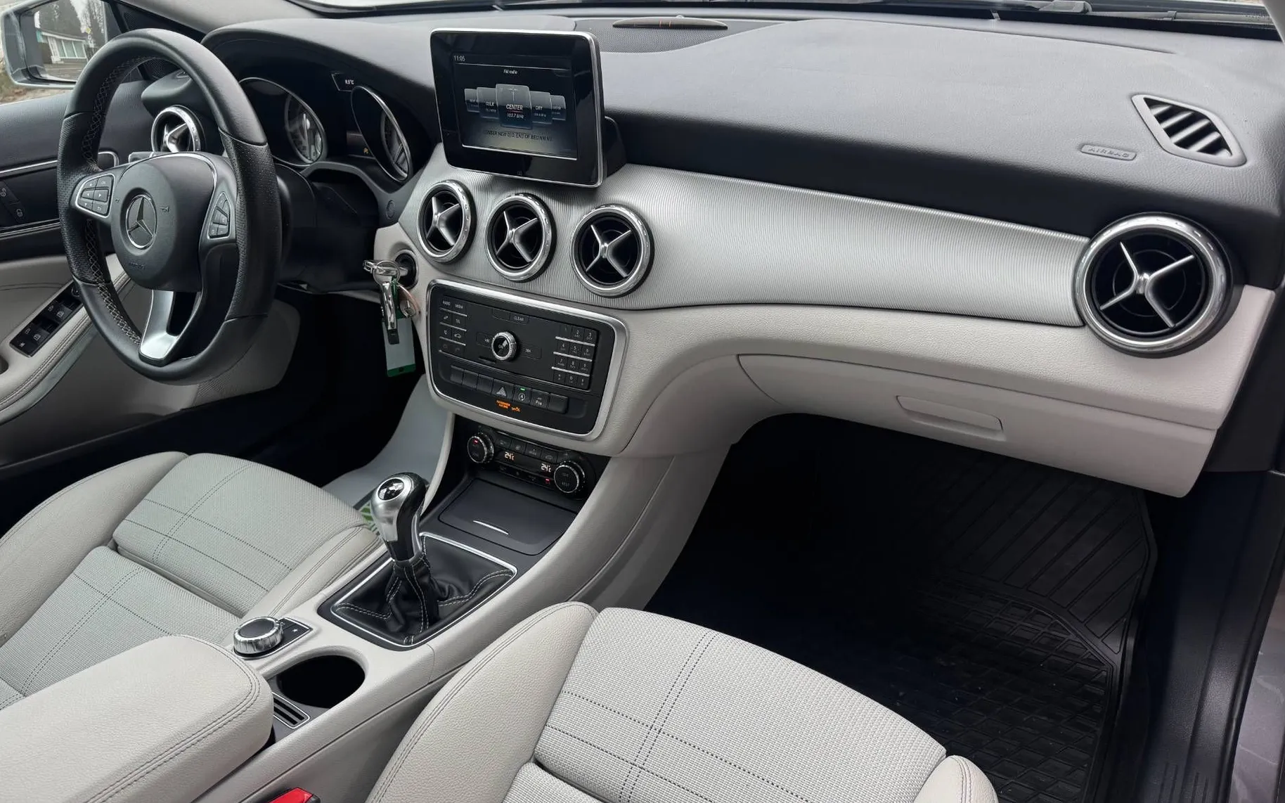 Zunanja slika - Mercedes-Benz GLA-Razred - STYLE°1.LAST°SLO°LED°DIG.KLIMA°PARK.SEN°96.000 KM - 14