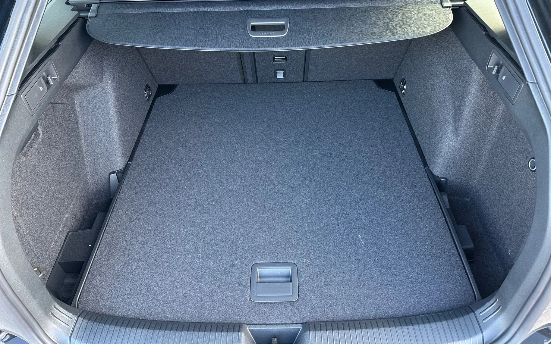 Notranja slika - Volkswagen Golf Variant - 1.5 eTSI 4Joy DSG... - 12