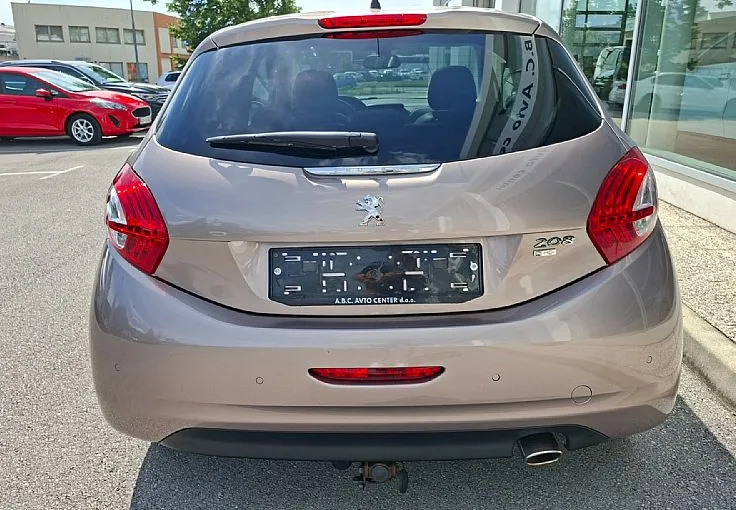 Zunanja slika - Peugeot 208 - 1.6 e-HDi Allure - 4