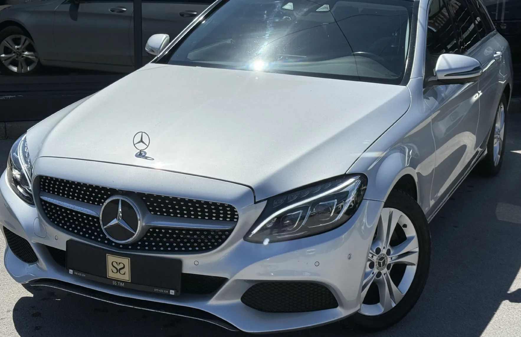 Zunanja slika - Mercedes-Benz C-Razred - C200d T PANO-FULLED-ACC-EL.PRT-NAVI-BT-360-AMBIENT - 1