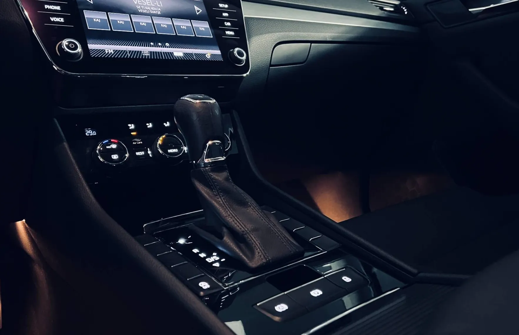 Zunanja slika - Škoda Superb - 2.0 TDI Ambition 110 kW...LIMO... - 12