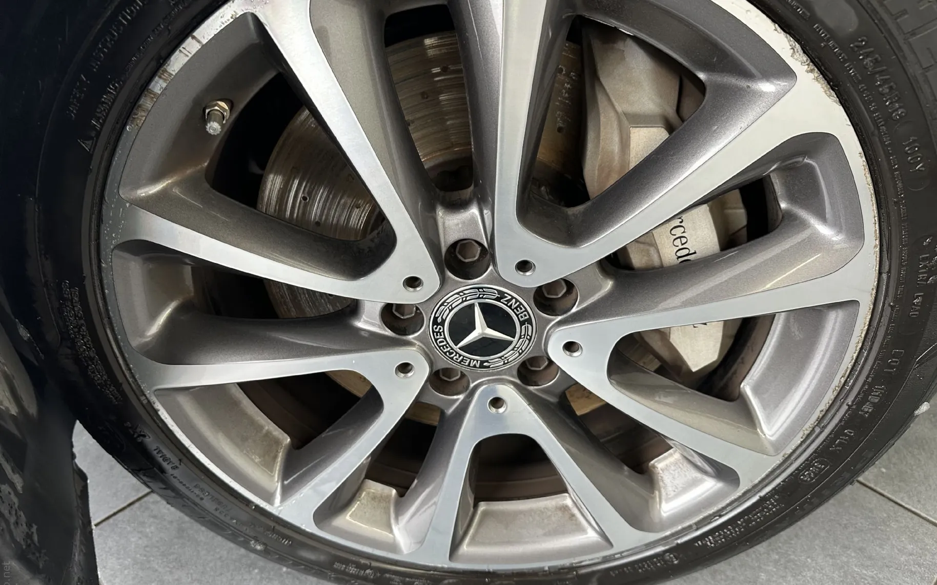 Zunanja slika - Mercedes-Benz E-Razred - E 400 d 4MATIC.KAMERA.USNJE.ACC.ZRAČ.VZMETENJE.LE - 4