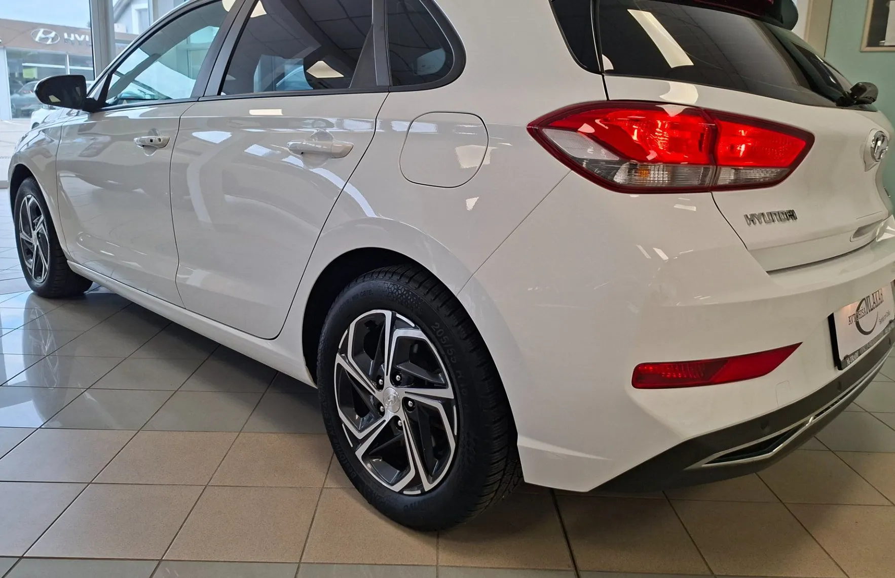 Zunanja slika - Hyundai i30 - 1.6 CRDi  116 Style-LED-NAVI-KEMERA-PDC-ODLIČEN- - 3