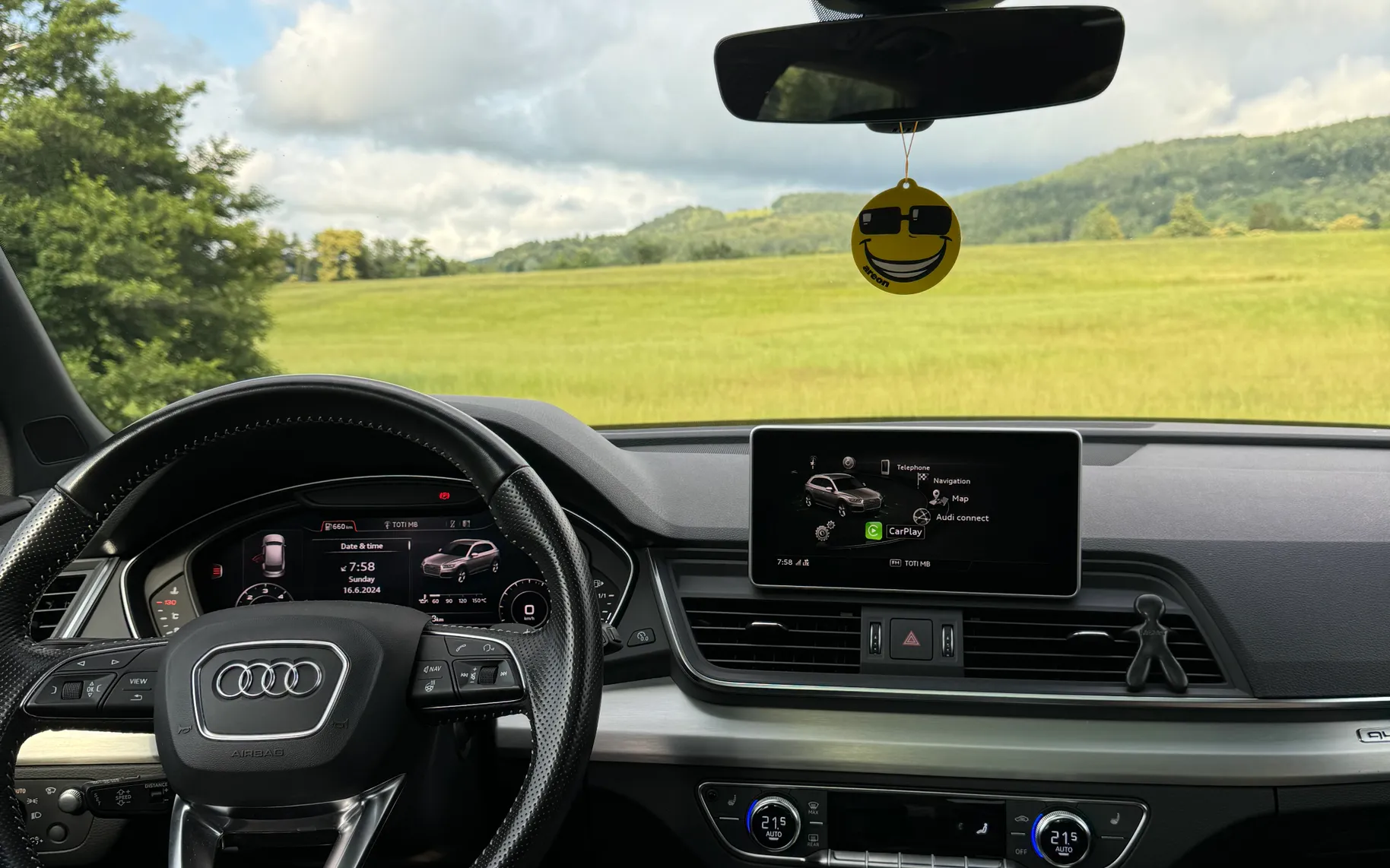 Notranja slika - Audi Q5 - quattro 2,0 TDI Business Sport Plus S-tronic - 5