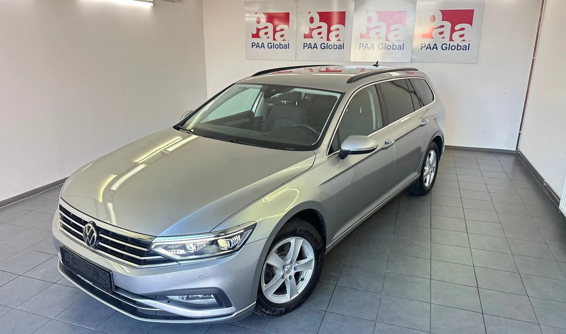 Zunanja slika - Volkswagen Passat - 2.0 TDI Business DSG.NEMŠKI+4ALU.KAMERA.ACC.NAVI - 1