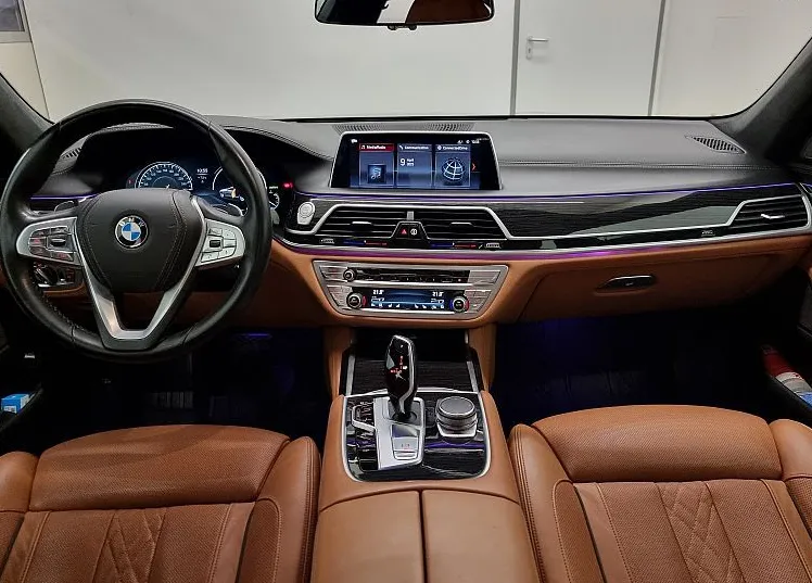 Zunanja slika - BMW Serija 7 - : 750d xDrive HUD ACC Pano Harman Kardon - 13