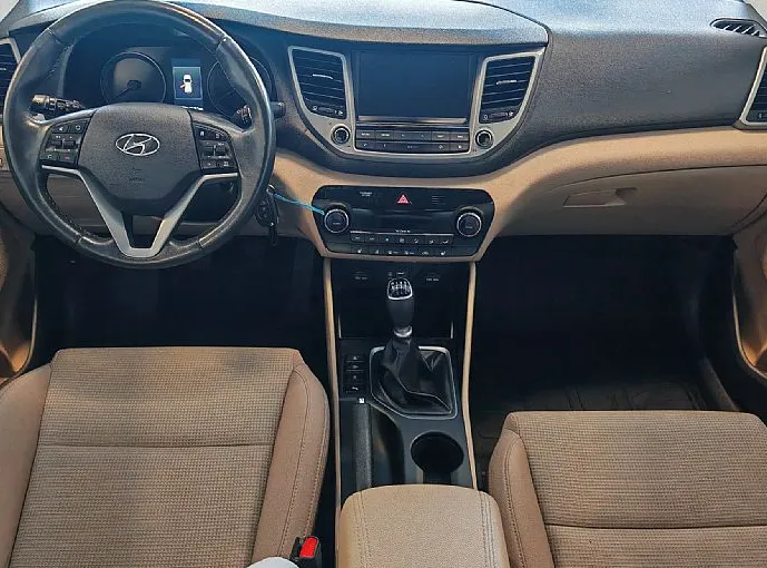 Zunanja slika - Hyundai Tucson - 1.7 CRDi°°2.Lastnik°°SLO°°Kamera°°Servisiran - 9