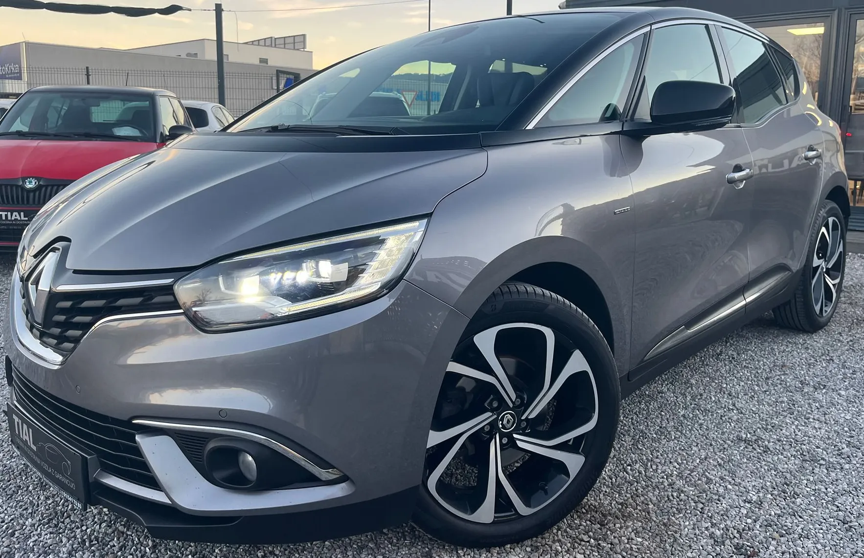 Zunanja slika - Renault Scénic - Scenic 1.2 16V Tce NAVI-EDITI5N 1-20COL-LED PURE VISION - 1